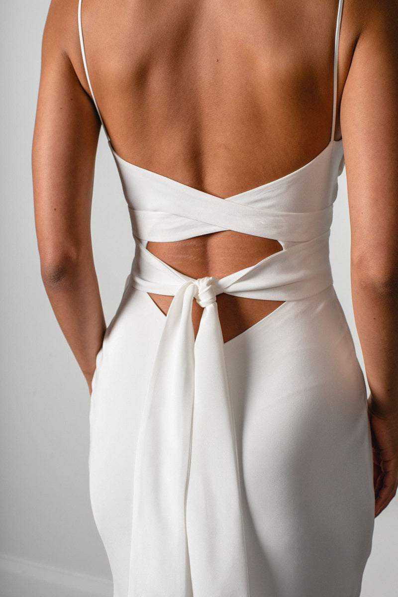 Simply Stunning Custom Made Open Back Beach Wedding Dress – Heirloom  Hourglass