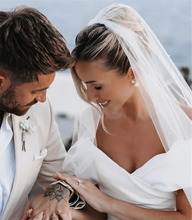 Heirloom Hourglass Wedding Dress Sexy Backless Off Shoulder Beach Wedding Dress with High Leg Slit